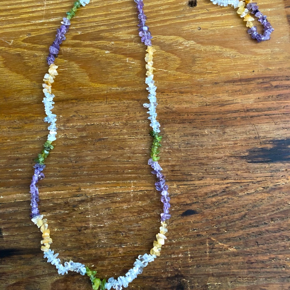 NWOT Amethyst, Citrine, Quartz & Jade Crystal Chip Necklace